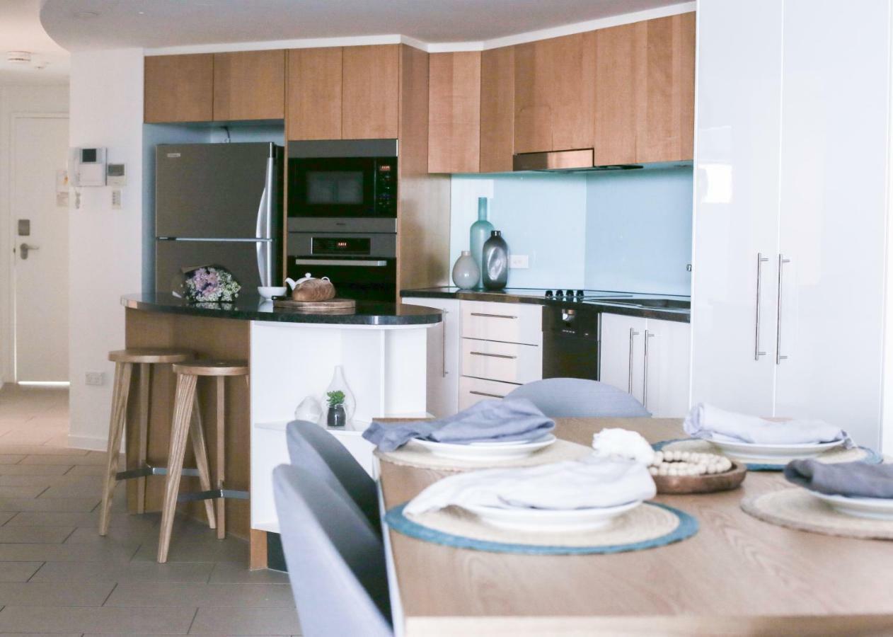Rumba Beach Resort Caloundra Ngoại thất bức ảnh A kitchen in a typical apartment